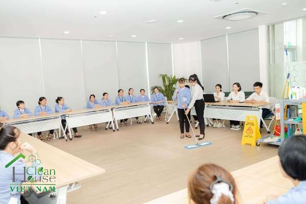 Vệ sinh công nghiệp Cleanhouse